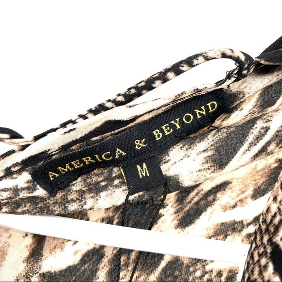 Elegant Snake Print Maxi Dress - Picture 3 of 5